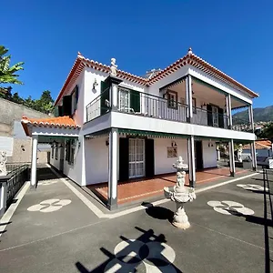 Classic Tranquil Madeiran 4-bedroom Villa